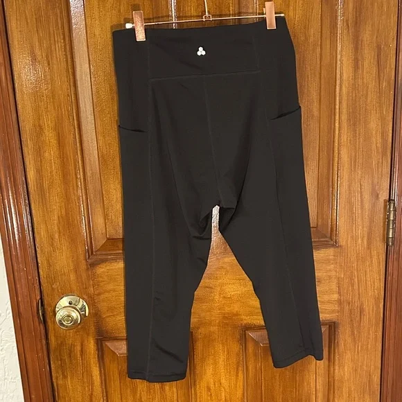NWOT. Tek Gear Black Ultrastretch Activewear LP - Picture 3 of 3